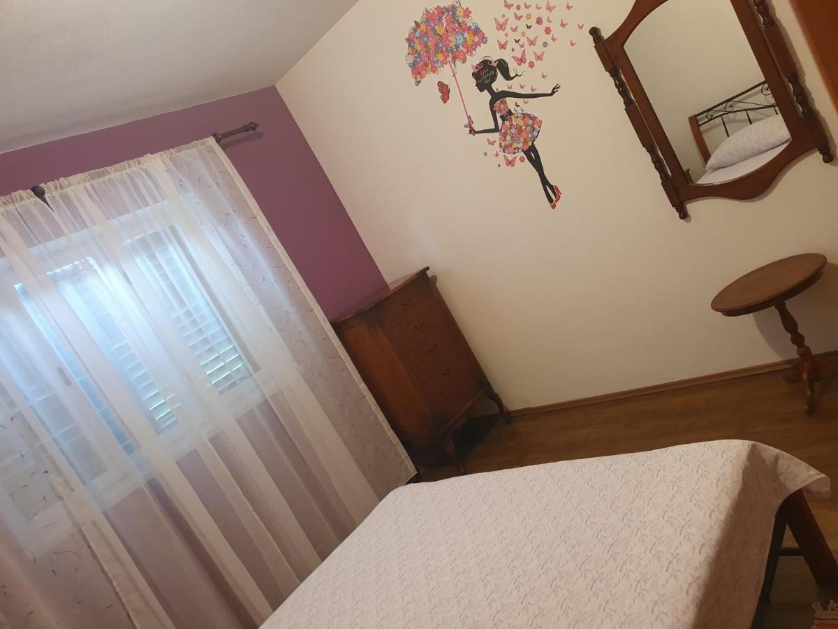 Apartment Lana Трогир Екстериор снимка