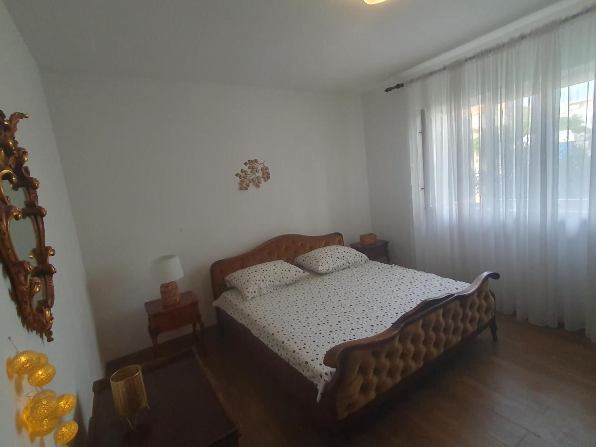 Apartment Lana Трогир Екстериор снимка